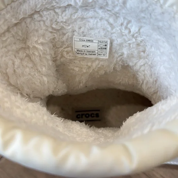 CROCS Classic Lined Neo Puff Womens Boots Size 7 - Picture 4 of 8